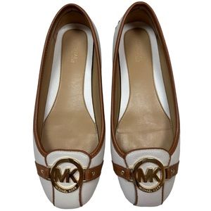 Michael Kors White & Brown Flat Ballet Shoes Leather
Gold Hardware Comfy Shoes